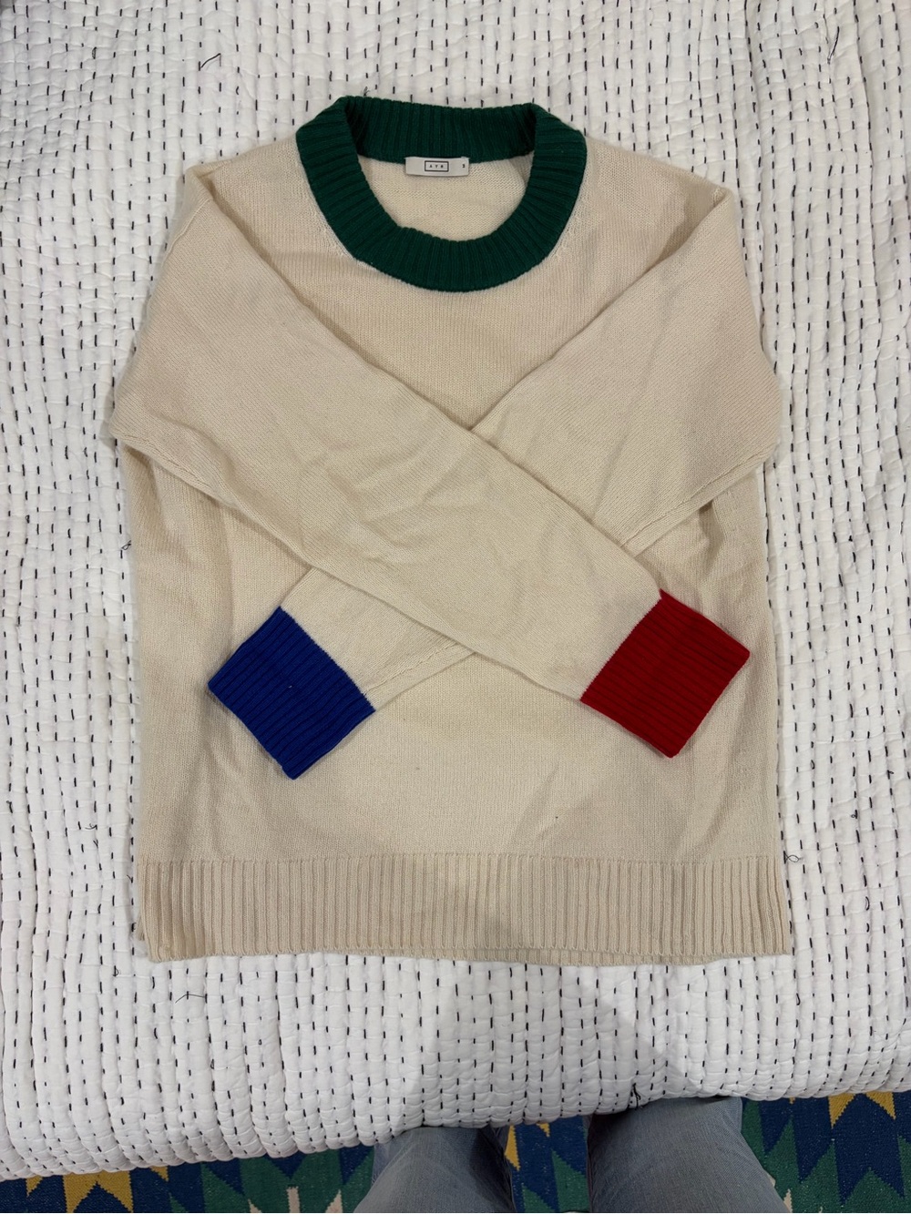 Women’s Cashmere Crewneck Sweater with Green Collar and Color-Block Cuffs